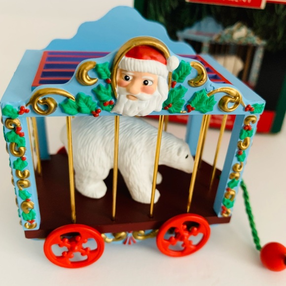 Vintage Hallmark Christmas Ornament Polar Circus Wagon. Polar Bear Ornament - Picture 4 of 10